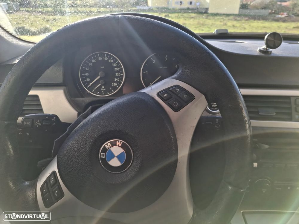 BMW 320 d Touring Exclusive - 6