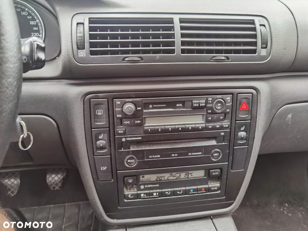 Volkswagen Passat 1.9 TDI Comfortline Family - 4