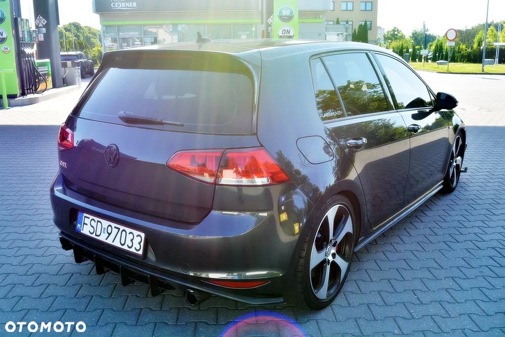 Volkswagen Golf GTI (BlueMotion Technology) Performance - 17