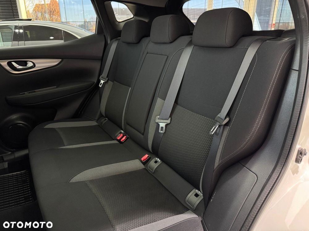 Nissan Qashqai 1.3 DIG-T N-Connecta - 14