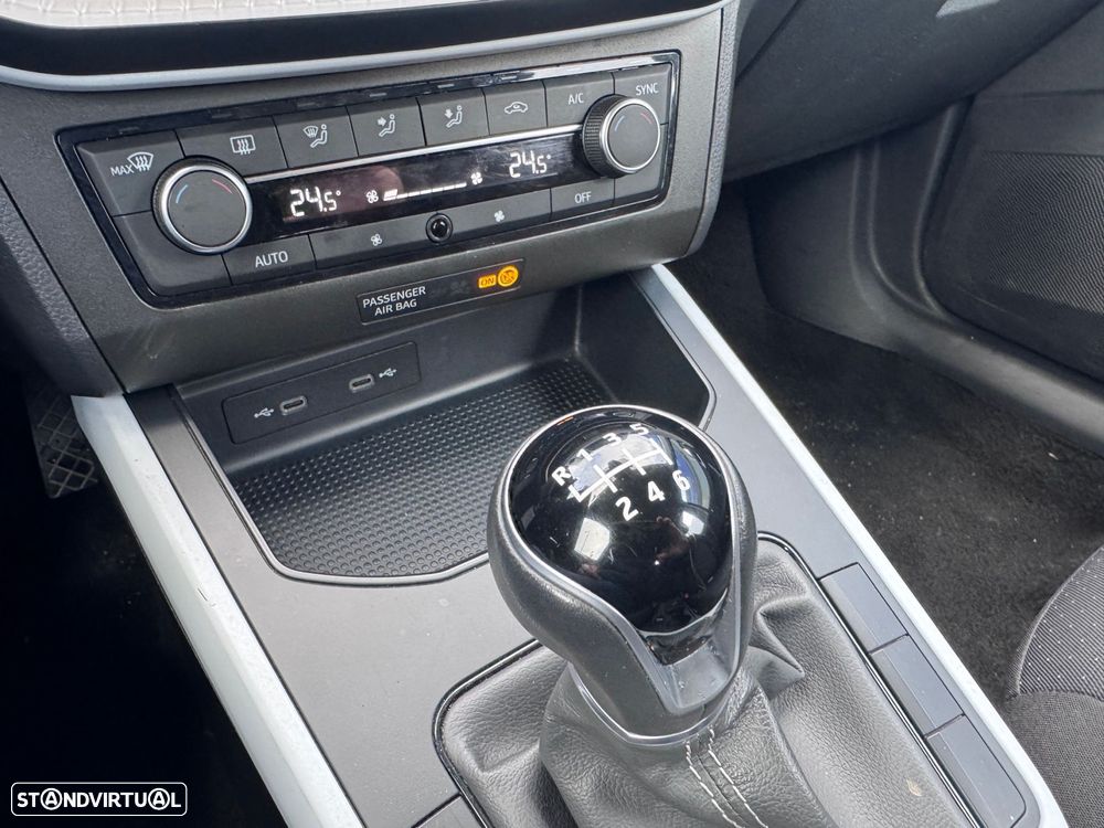 SEAT Arona 1.0 TSI - 6