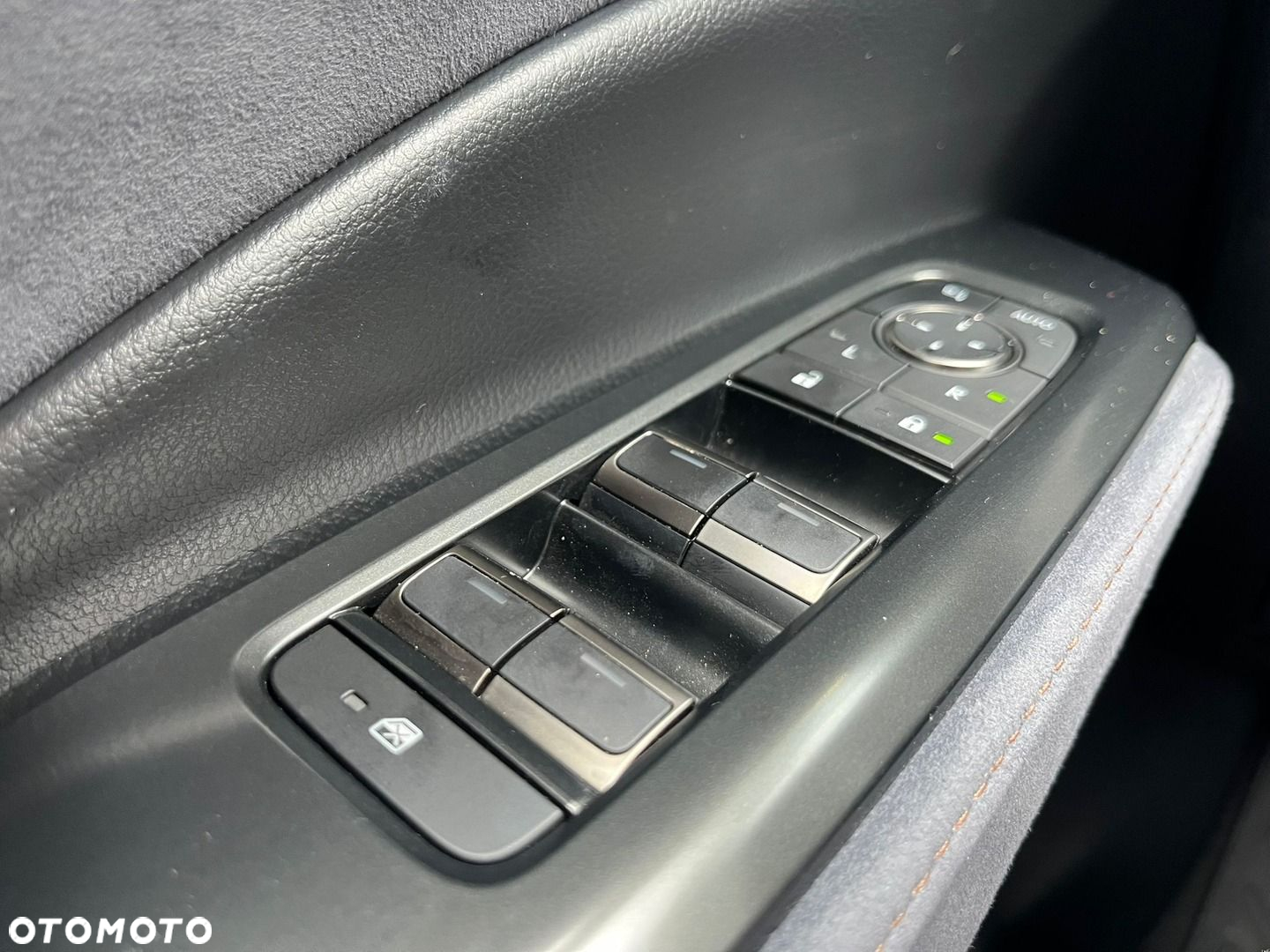Lexus LBX 1.5 Hybrid Cool - 30