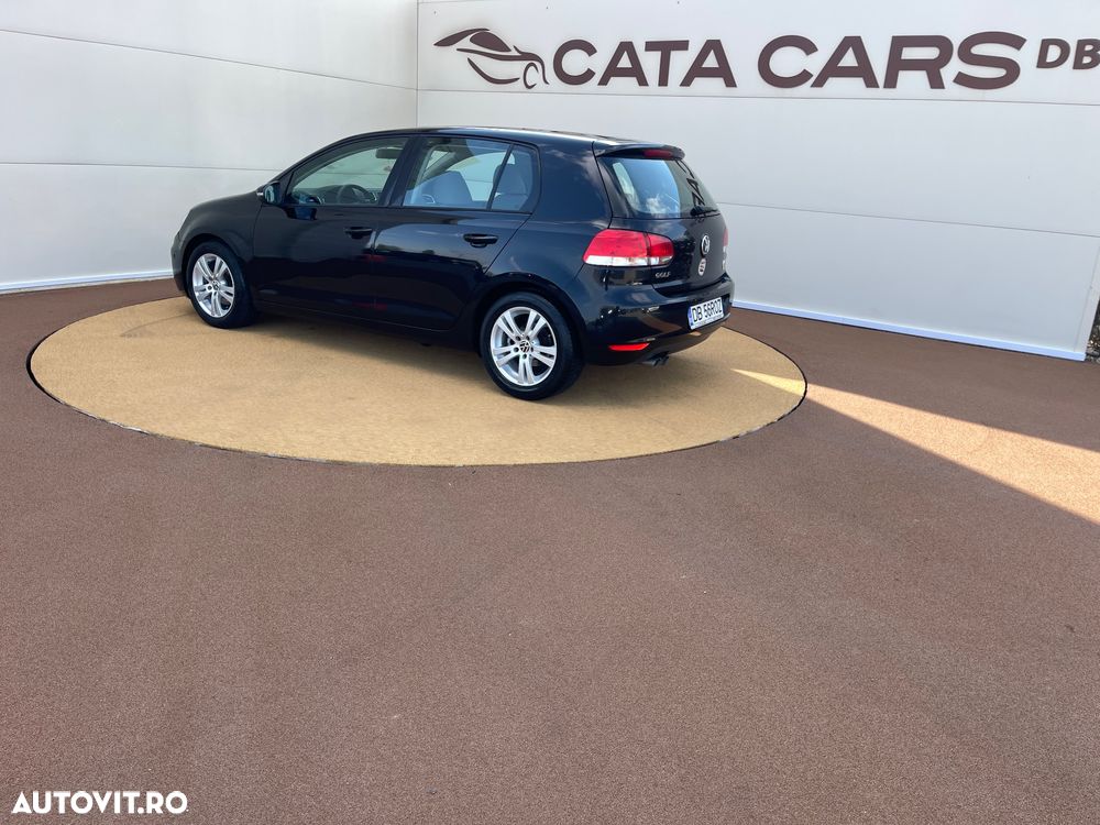 Volkswagen Golf - 10