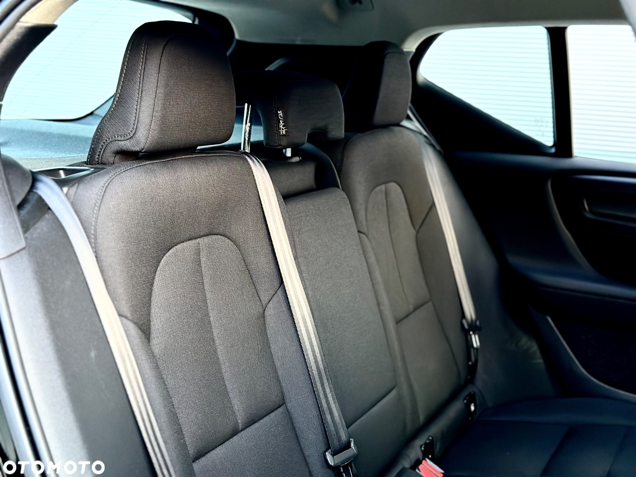 Volvo XC 40 D4 AWD Momentum Pro - 31