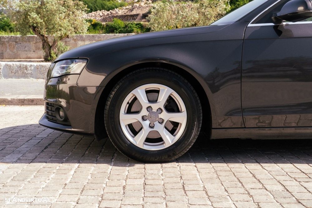 Audi A4 2.0 TDI Advance - 47