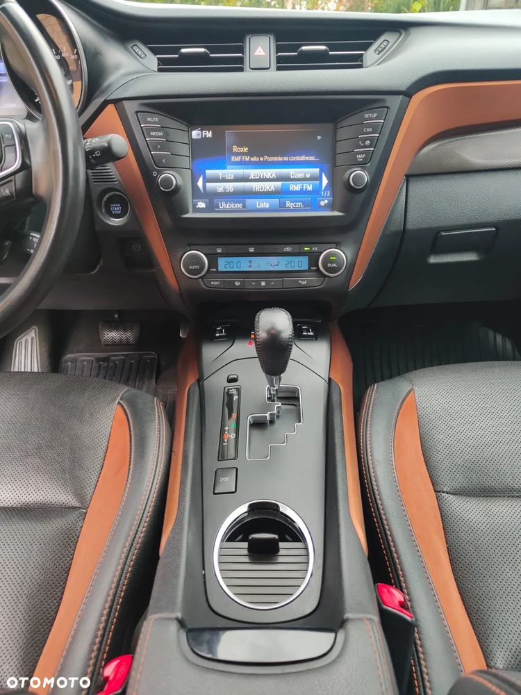 Toyota Avensis 1.8 Active MS - 23