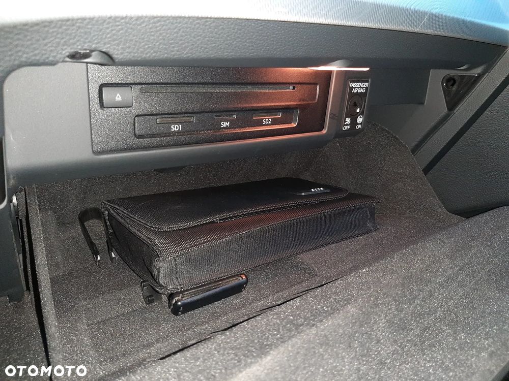 Audi A4 Avant 2.0 TDI ultra S tronic sport - 27