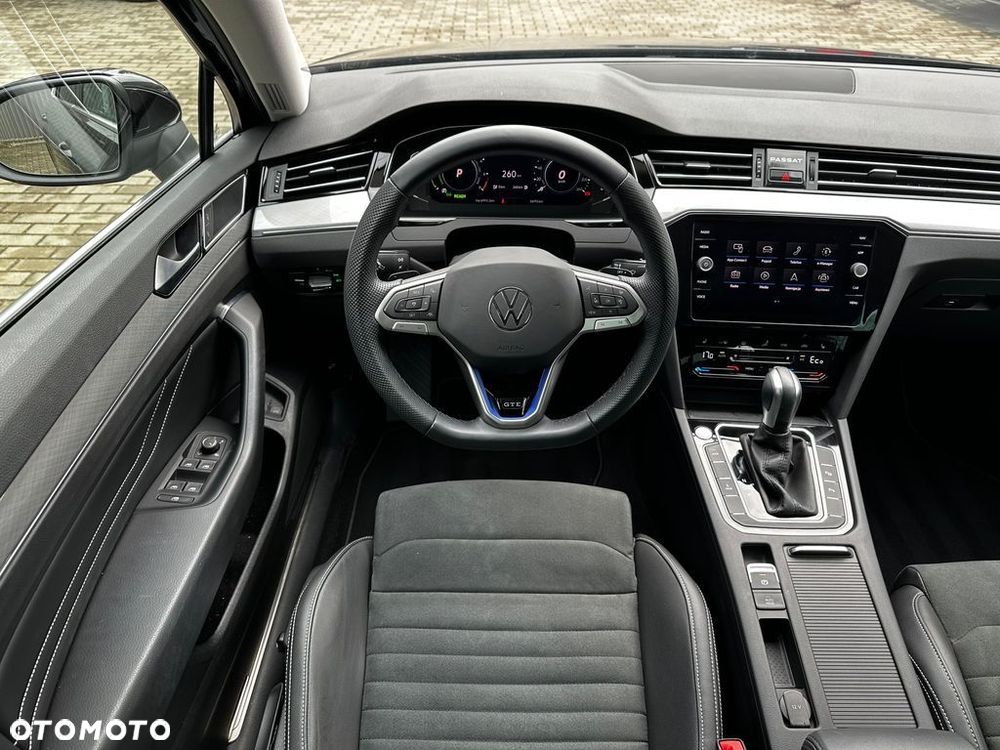 Volkswagen Passat - 11