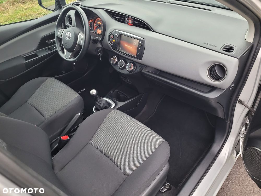 Toyota Yaris 1.0 Premium - 5