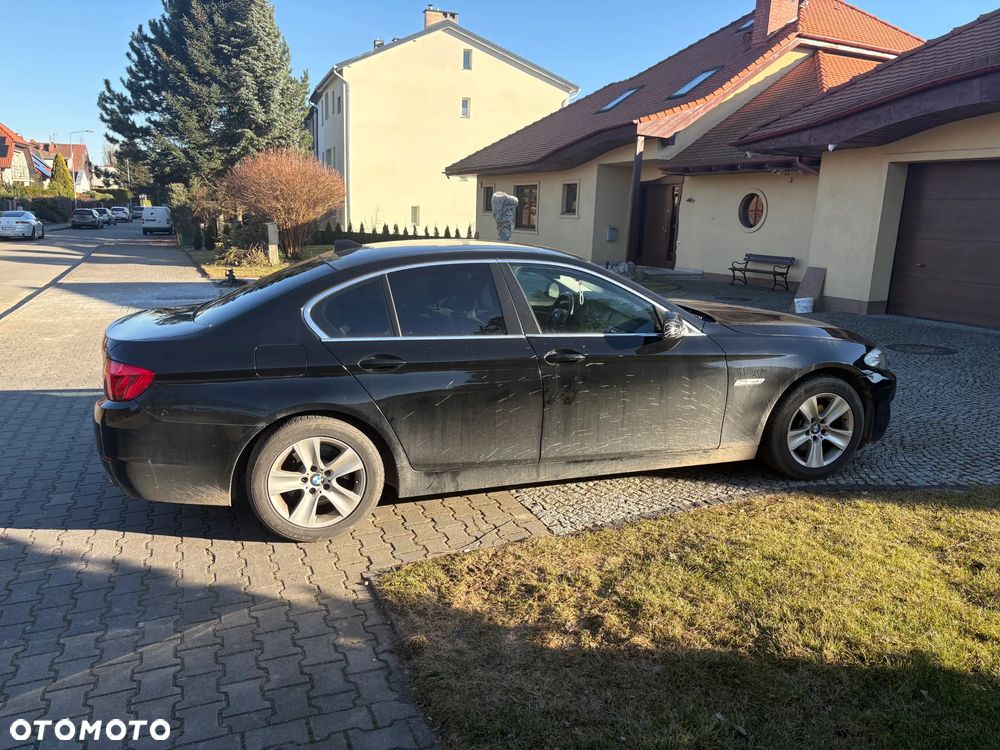 BMW Seria 5 520d Blue Performance - 8