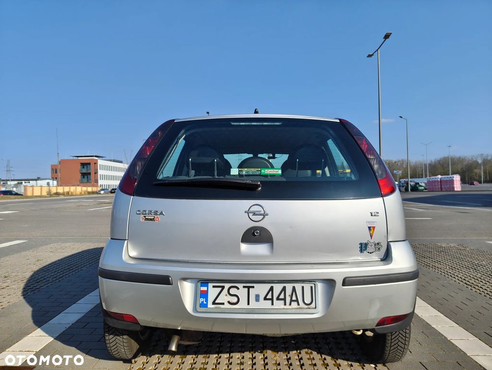 Opel Corsa 1.2 16V Essentia - 6