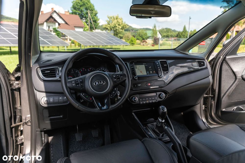 Kia Carens 1.7 CRDi L 7os - 37