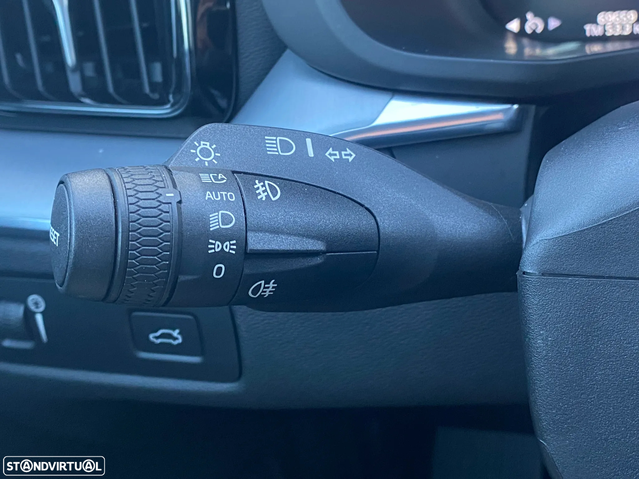 Volvo XC 60 2.0 D4 Momentum Plus - 27