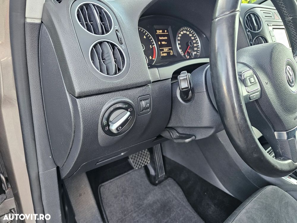 Volkswagen Golf Plus 1.6 TDI DPF DSG Highline - 23
