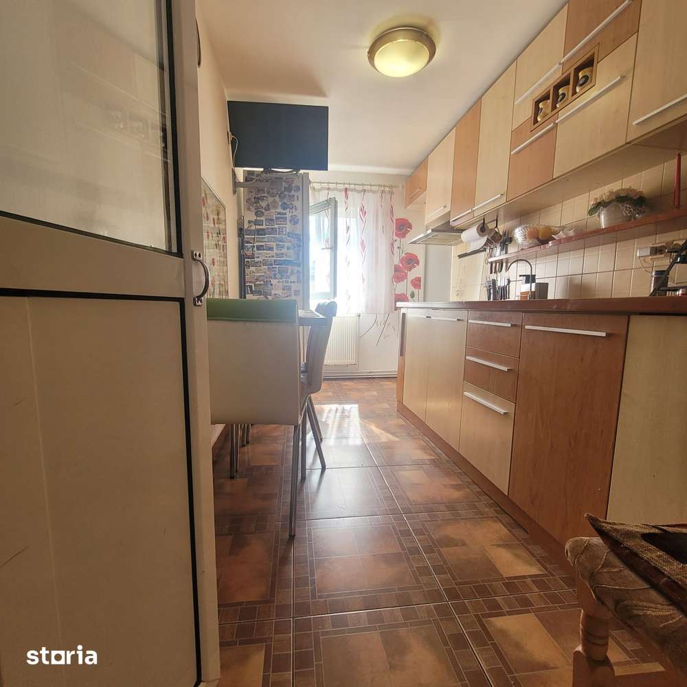 De vanzare apartament cu 4 camere Bld Grivitei — fotografia 1