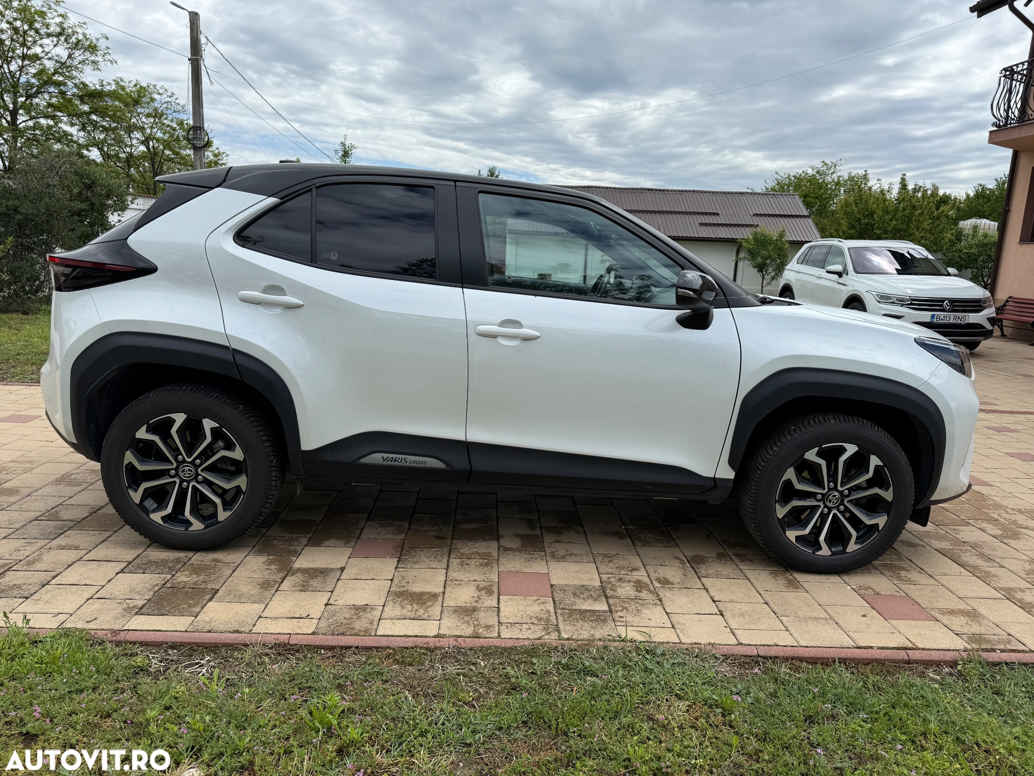 Toyota Yaris Cross 1.5 VVT-i HSD 4x2 Dynamic - 8