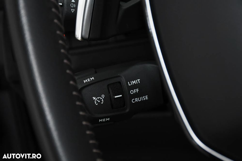 Peugeot 3008 1.2 PureTech 130 EAT8 Allure Pack - 29