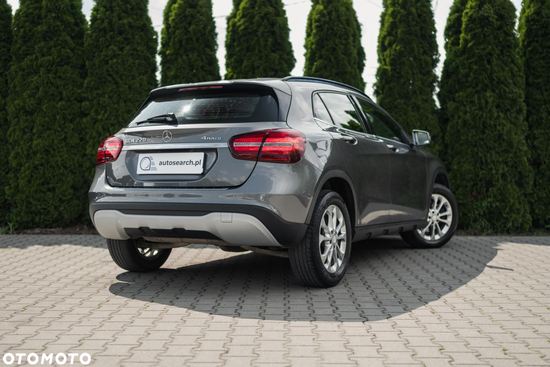 Mercedes-Benz GLA - 4