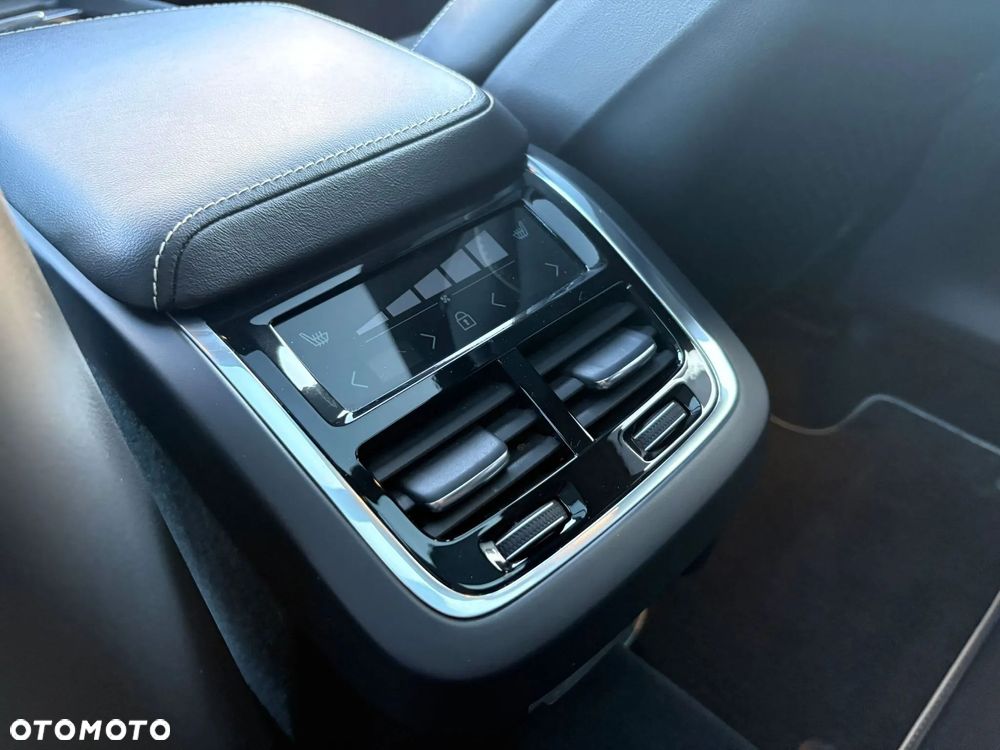 Volvo XC 60 T5 AWD R-Design - 13