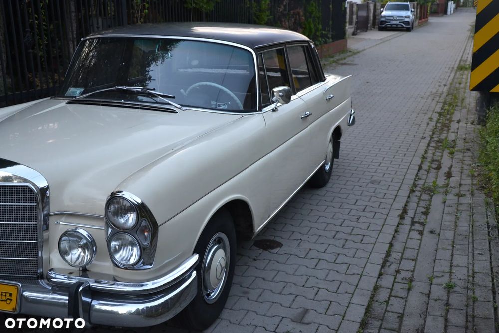 Mercedes-Benz W111 - 3