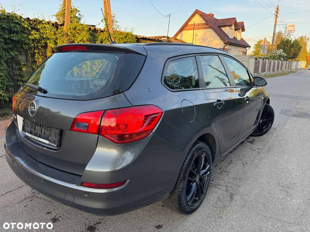 Opel Astra 1.6 Color Edition - 4
