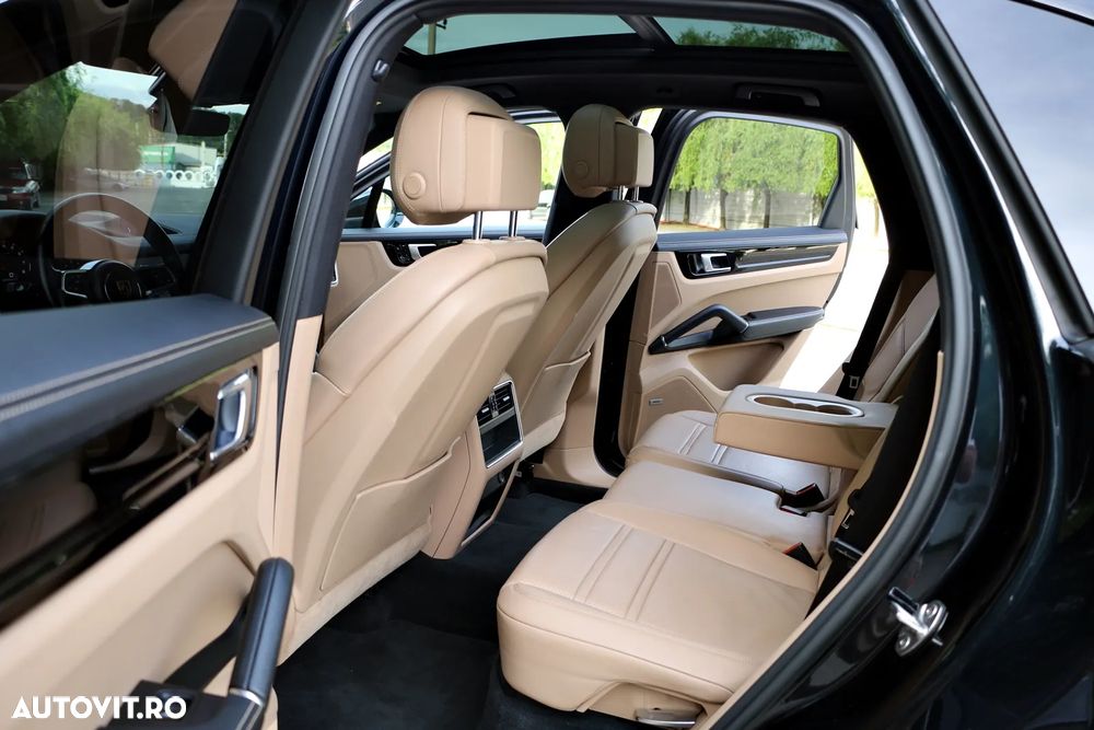 Porsche Cayenne S - 26