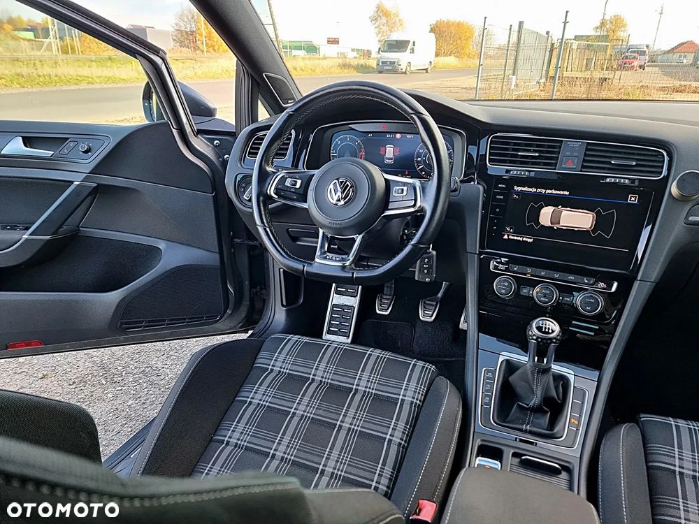 Volkswagen Golf GTD (BlueMotion Technology) - 22