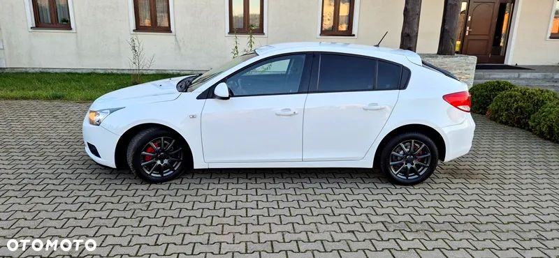 Chevrolet Cruze 1.6 LT+ - 12