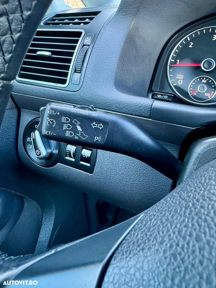 Volkswagen Touran 1.6 TDI DPF BlueMotion Technology Comfortline - 31