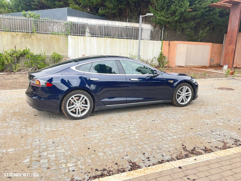 Tesla Model S Standard - 12