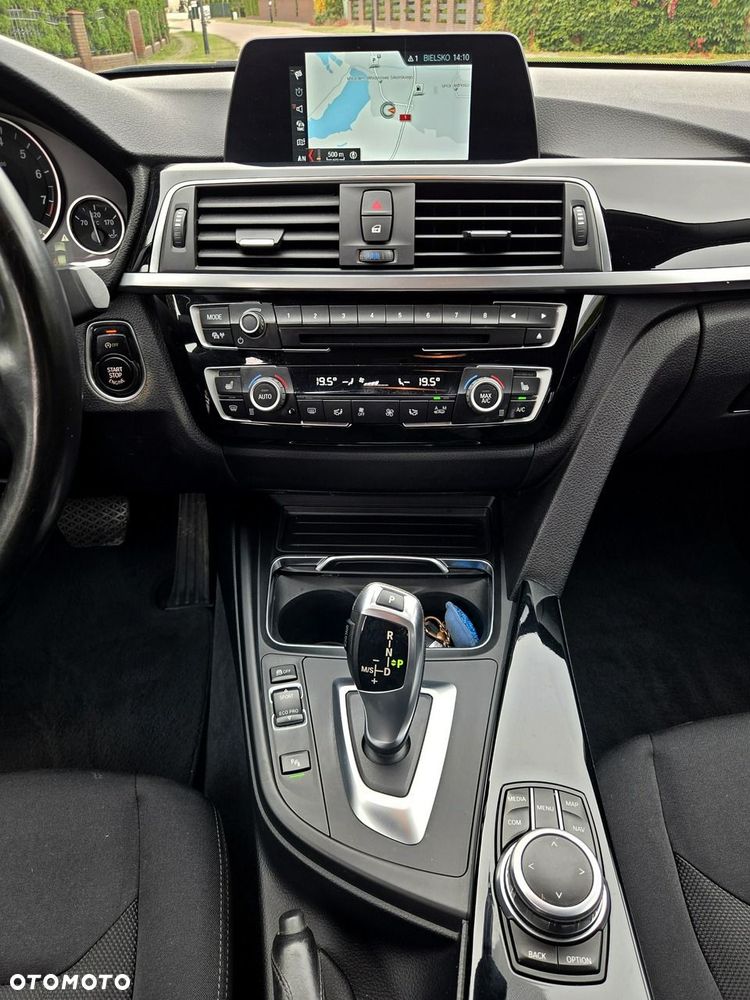 BMW Seria 3 318i - 21