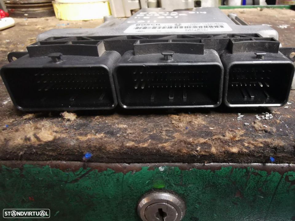 DACIA DUSTER 1.5 DCI CENTRALINA MOTOR BOSCH C011 - 3