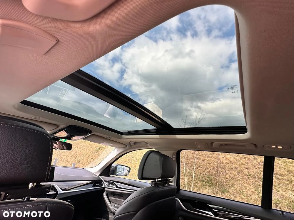 BMW Seria 5 520i GPF Luxury Line - 12