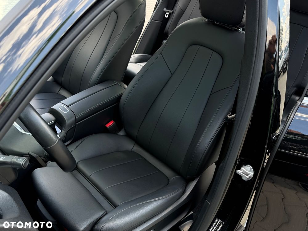 Mercedes-Benz GLB - 33