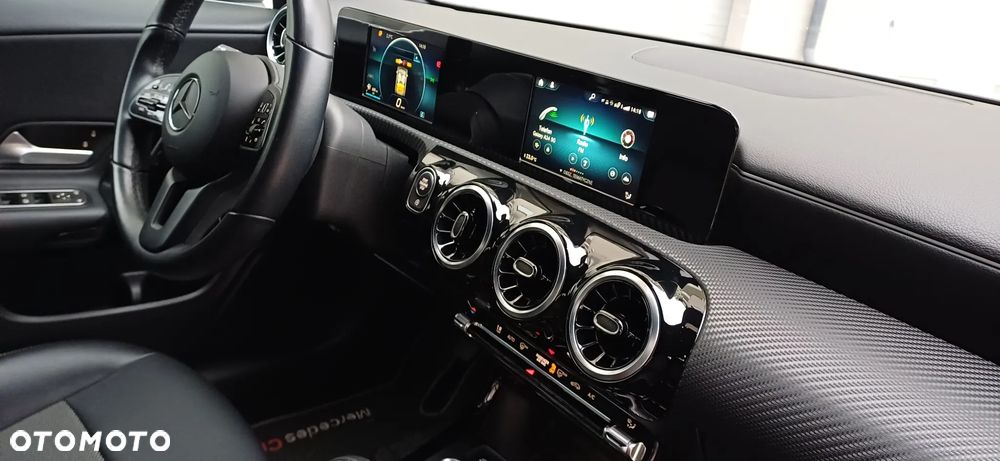 Mercedes-Benz CLA 180 d - 12