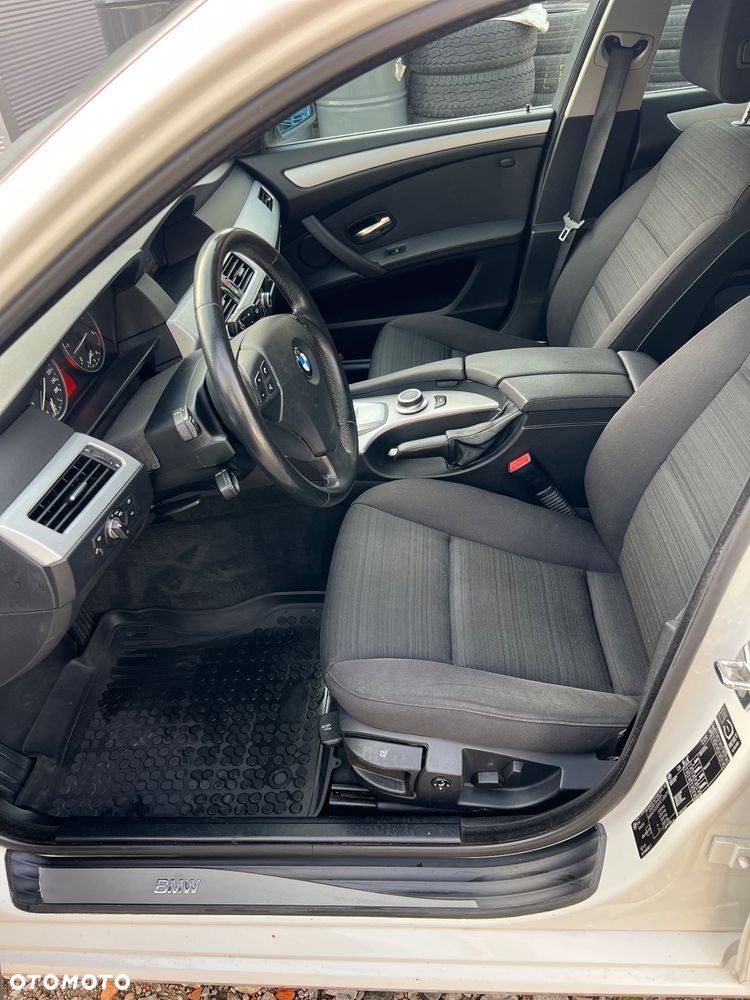 BMW Seria 5 525d - 10