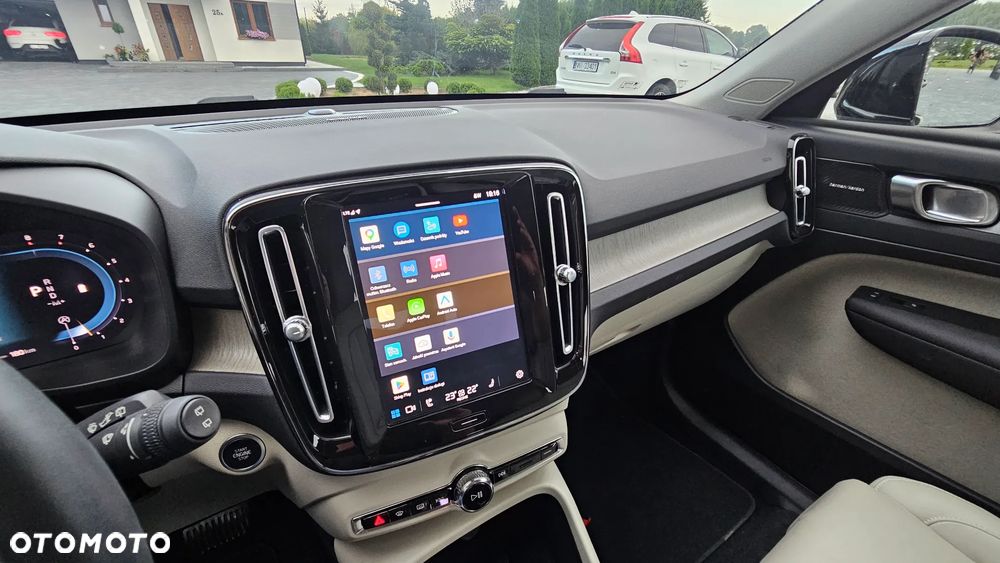 Volvo XC 40 B4 B AWD DKG Plus Bright - 9