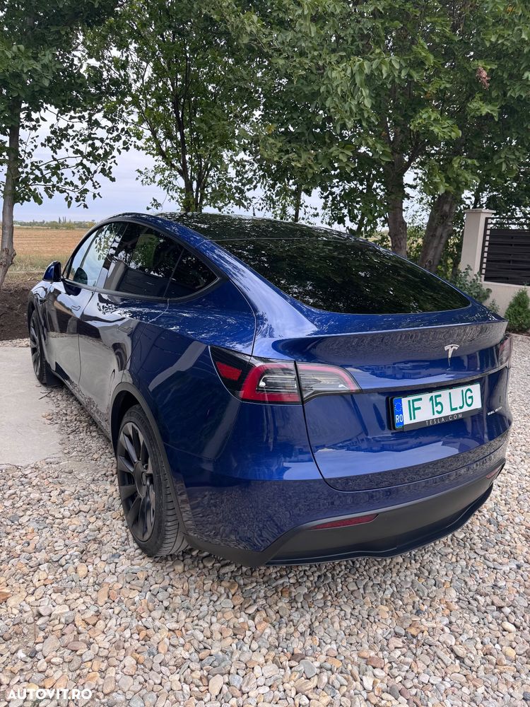 Tesla Model Y - 5