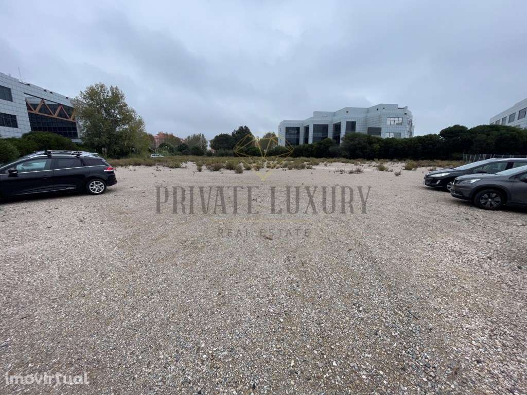 Terreno para construção de edifício com 4906m2 - Grande imagem: 2/19