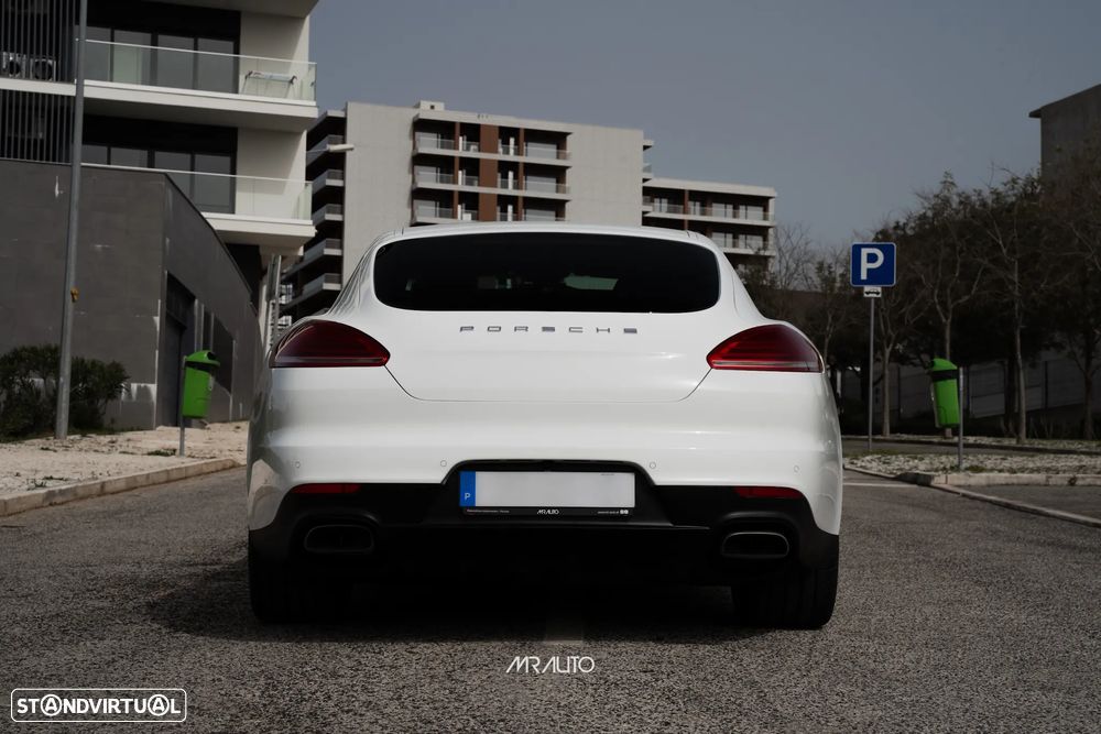 Porsche Panamera Standard - 3