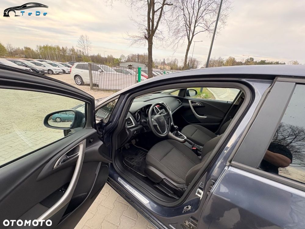 Opel Astra 2.0 CDTI DPF Cosmo - 26