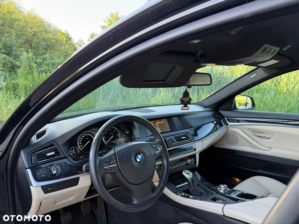 BMW Seria 5 520d Touring Luxury Line - 15