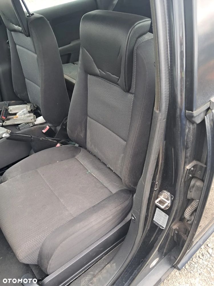 AUDI A2 2002 1.4 16V 75KM AUA KOD LAK: LZ9W - 5