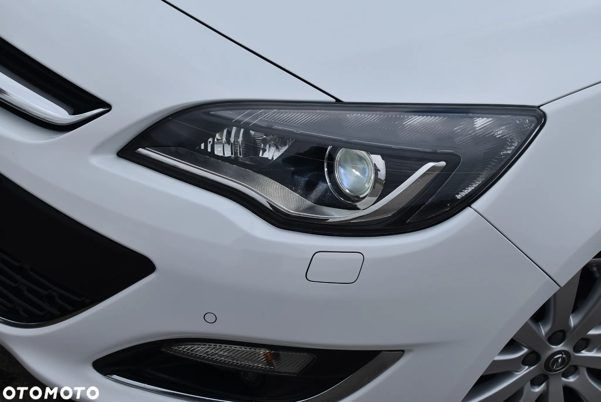 Opel Astra 1.4 Turbo Cosmo - 4