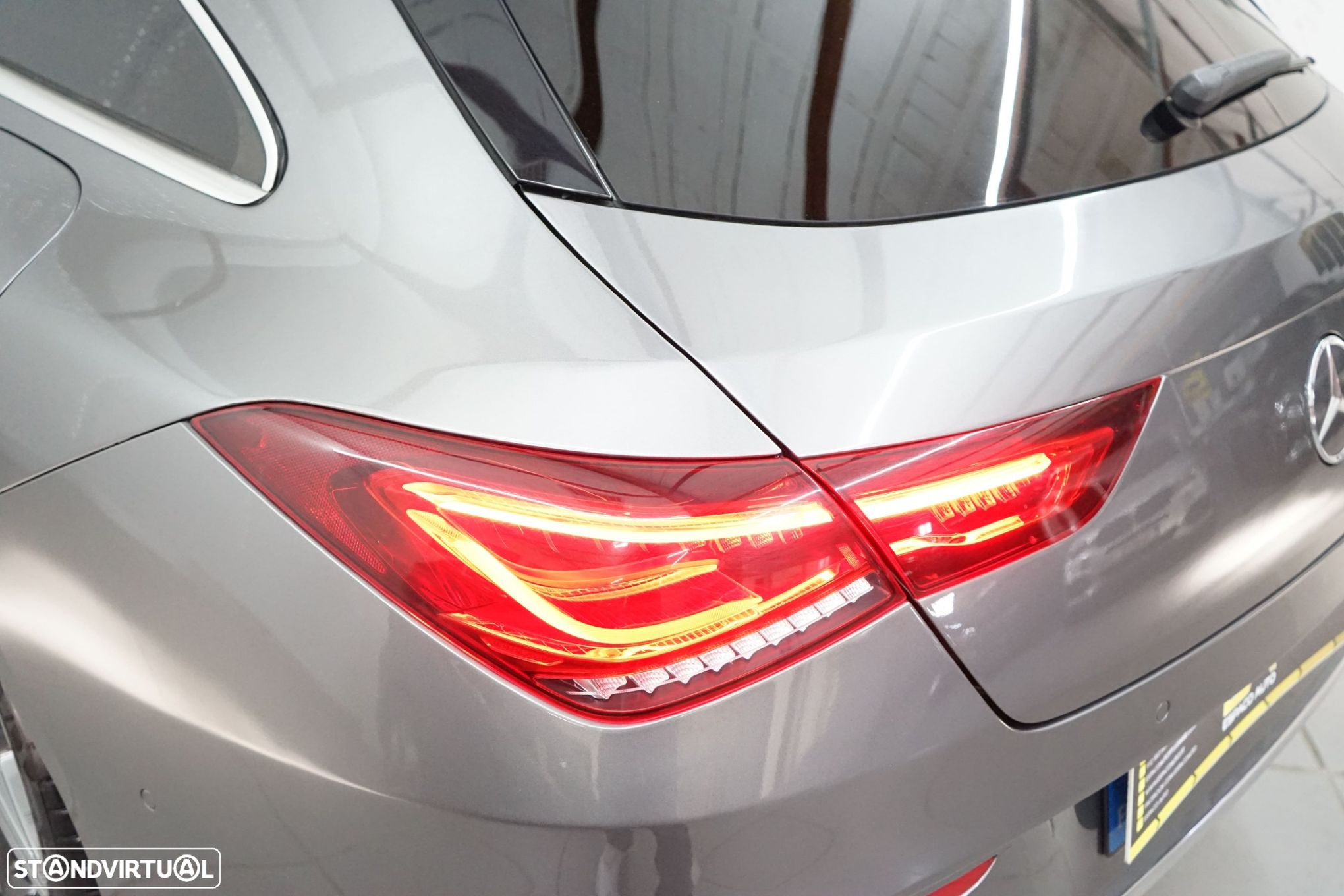 Mercedes-Benz CLA 180 d Shooting Brake AMG Line - 14