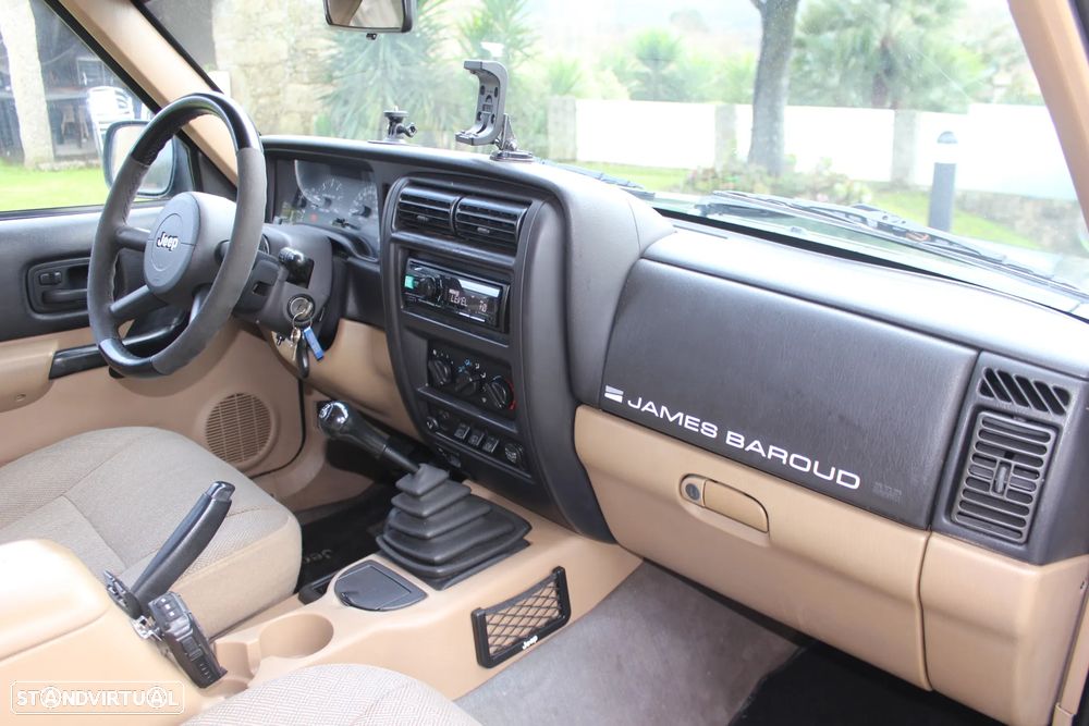 Jeep Cherokee 2.5 TD Sport - 25