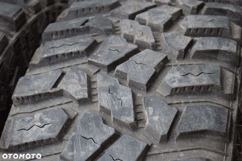 315/70 R17 Cooper Discoverer Cena za komplet - 5