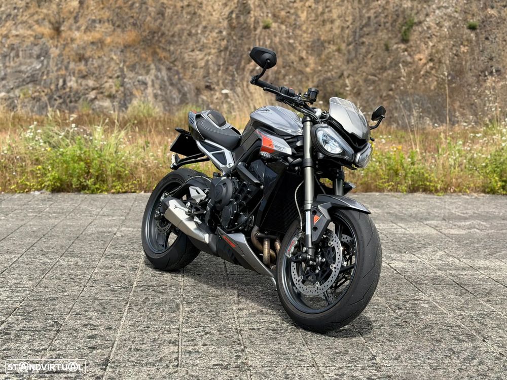 Triumph Street Triple 765 RS - 13