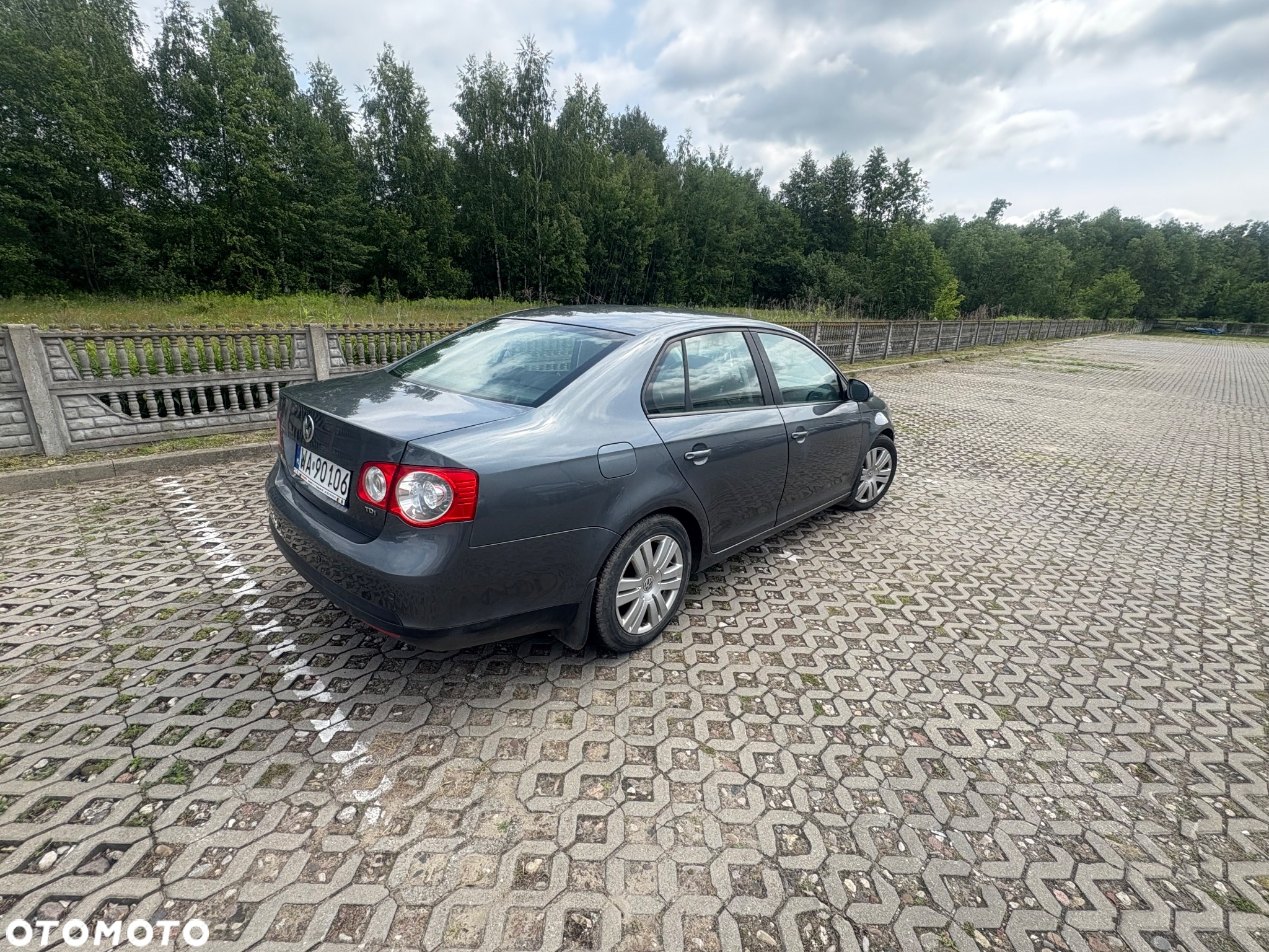 Volkswagen Jetta - 4