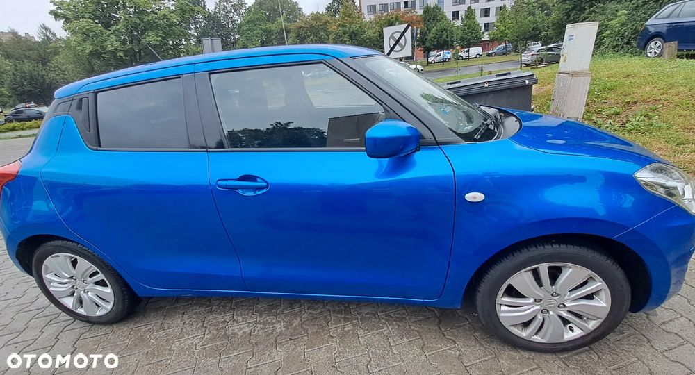 Suzuki Swift 1.2 Premium Plus - 4